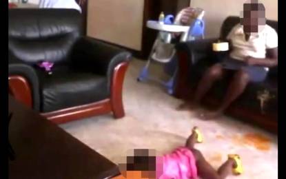 Impactante video de niñera golpeando a bebé en Uganda estremece al mundo