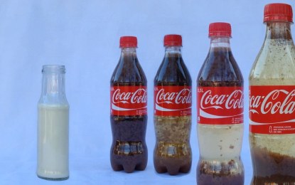 ¿Qué pasa si se mezcla Coca-Cola y leche? Curiosa reacción