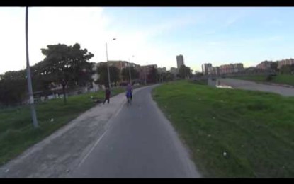 Intento de atraco a punta de cuchillo eludido por un ciclista