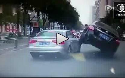 VIDEO: Esto sucede cuando se pierde la cabeza en el tráfico