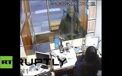Un ladrón renuncia al robo tras chocar con la indiferencia del empleado