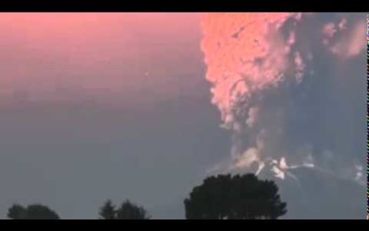 ¿Qué es este objeto no identificado que sobrevuela el volcán Calbuco?