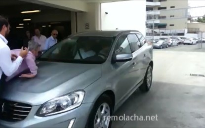 ¡Reprobado!: El coche de Volvo que se parquea solo atropella a dos personas en una prueba