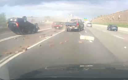 Esto es lo que pasa si no se respeta la doble línea en las carreteras