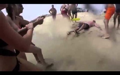 Una GoPro y un paloselfi graban cómo una familia casi se ahoga en el mar