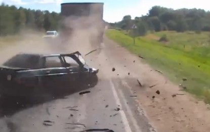 Lo que NO se debe hacer en una autopista en el momento de adelantar a un vehículo