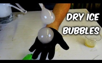Sorprendente experimento: Aprenda a sacarse burbujas de hielo seco de la manga