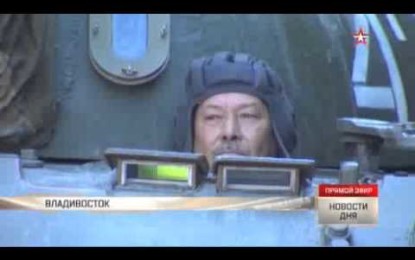 Un atleta ruso mueve un tanque de 37 toneladas