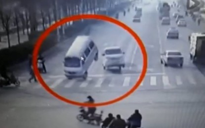 Los coches comienzan a levitar inexplicablemente en China ¿Qué sucede?