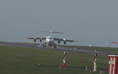 Un avión roza la tragedia al tocar tierra y no poder aterrizar