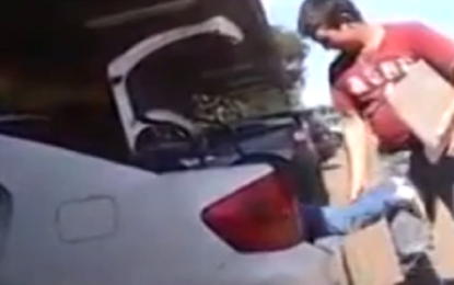 Irresponsabilidad absoluta: un padre lleva a su hijo en el maletero del coche