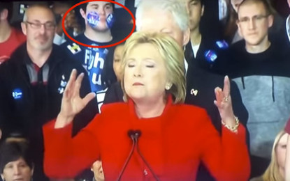 Un inesperado joven se roba el ‘show’ en el discurso de Hillary Clinton