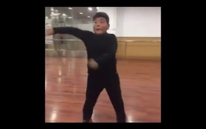 Niño bailarín se vuelve el rey de la pista en YouTube