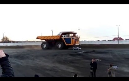 ¿Qué ocurre si un camión minero de 360 toneladas le pase por encima a un coche?