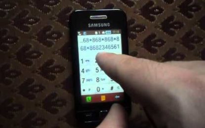 Un ruso logra el estrellato en la Red gracias a su viejo móvil Samsung