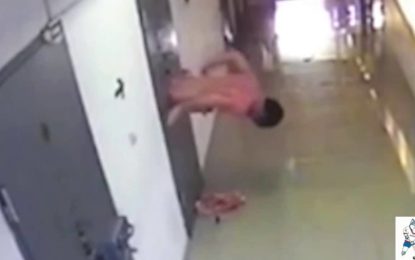 El increíble escape al desnudo de una celda en Rusia