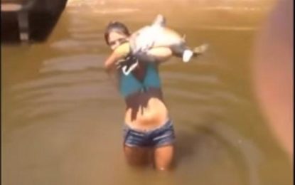 Buceaba en un lago cuando un pez “se tragó” su brazo [VIDEO]