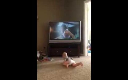 Si te falta motivación mira cómo este adorable niño se entrena con Rocky Balboa