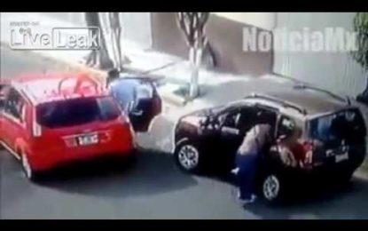 Mujer logra rescatar a sus hijos de los ladrones que le robaban su camioneta