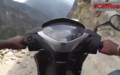 En motocicleta por el camino más peligroso del mundo