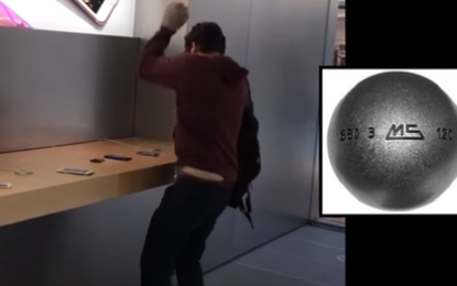 ¿Qué llevó a este hombre a destrozar más de diez iPhone 7 en una tienda de Apple?