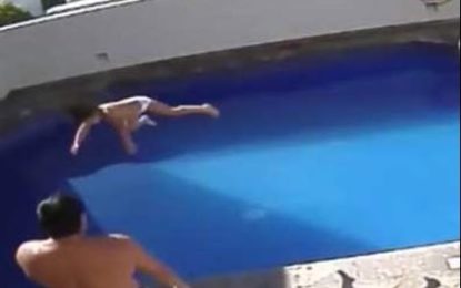 Un hombre ahoga a una niña en una piscina y es condenado a 100 años de cárcel
