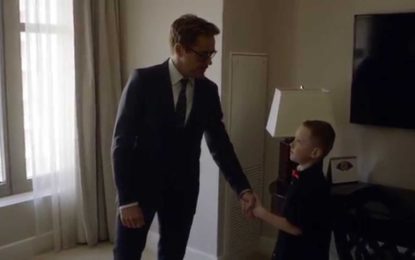 Robert Downey Jr. hace Brazo Bionico Estilo Iron Man para Ayudar a un Niño (Video)