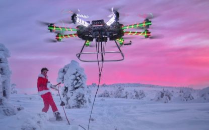 Consiguió esquiar y volar como Santa Claus con un dron [VIDEO]