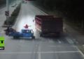 Un niño sobrevive milagrosamente tras ser atropellado por un camión