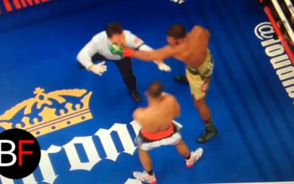 El árbitro se lleva una dura ‘propina’ al intentar separar a dos boxeadores