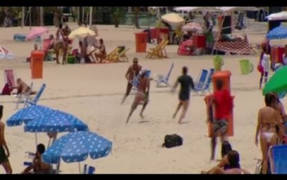 Ladrón recibe su merecido en una playa de Brasil