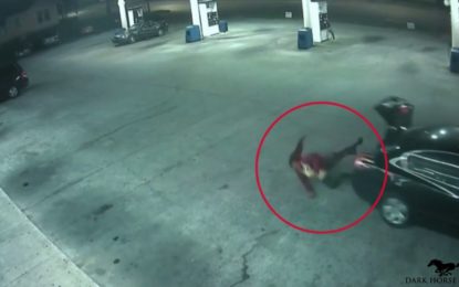 Dramático video muestra cómo una mujer escapa de un coche en movimiento tras su secuestro