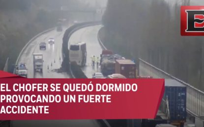 El impactante momento en que un conductor se duerme y causa un accidente