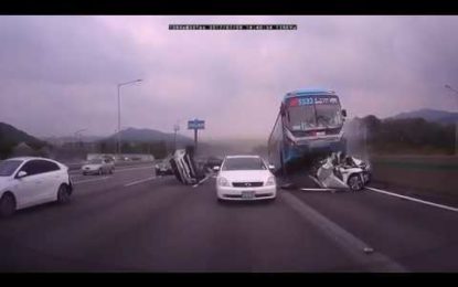 Parece una película de acción, pero es un accidente de la vida real