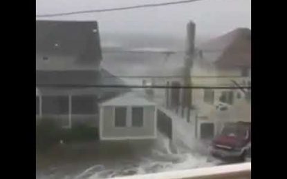 Huracán Irma provoca impresionantes olas en Florida [VIDEO]