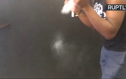 VIDEO: Las increíbles creaciones de vapor del ‘rey del cigarrillo electrónico’