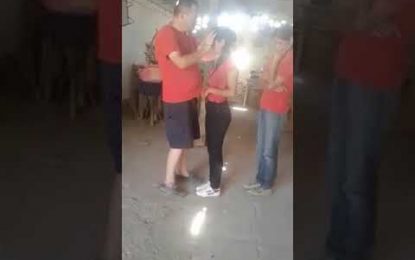 VIDEO: Un “rito de sanación” hace que una estudiante argentina se contorsione como una serpiente