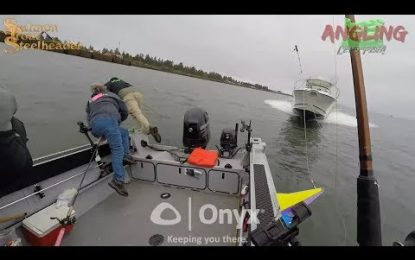 El aterrador instante en que tres pescadores salvan sus vidas