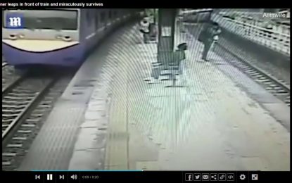 VIDEO: Un hombre de 70 años cae debajo de un tren y sobrevive de manera increíble