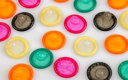 El peligroso reto viral del condón regresa a las redes sociales (Video)
