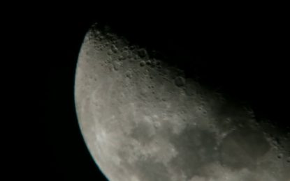 VIDEO: Un astrónomo aficionado graba tres objetos voladores no identificados cerca de la Luna