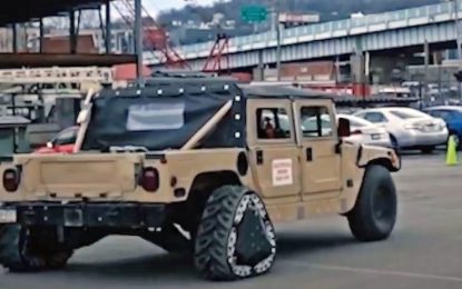 VIDEO: Así es el vehículo militar Humvee con ruedas triangulares que se transforman en plena marcha