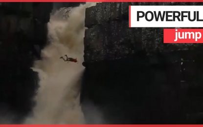 ¡Como si nada!: Hombre salta desde una cascada a más de 20 metros de altura y sobrevive (VIDEO)