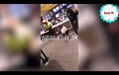 Solo faltó el payaso Ronald: Estalla una pelea ‘estilo wrestling’ en medio de un McDonald’s (VIDEO)