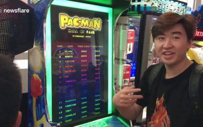 VIDEO: Con simple truco, jóvenes vencen a máquina de videojuegos ‘imposible’ y ganan el premio mayor