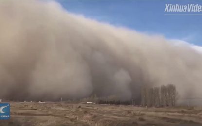 VIDEO: Una tormenta de arena ‘se traga’ una ciudad china en cuestión de minutos