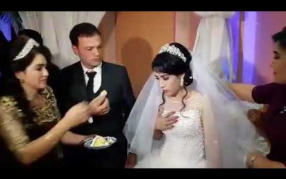 VIDEO: Abofetea con fuerza a su novia en plena boda por una broma inocente