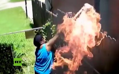 VIDEO: Una mujer dispara y arroja una toalla ardiendo contra la casa de su vecino en EE.UU.