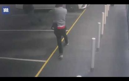VIDEO: Evita que un ladrón armado le robe el coche defendiéndose con un frasco de café